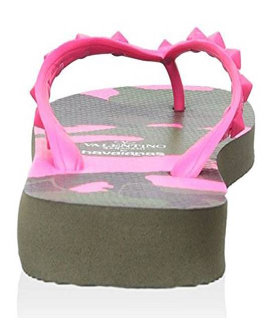 इस हवाई चप्पल की कीमत है 45000 रुपए, लोगों ने यूं उड़ाया मजाक