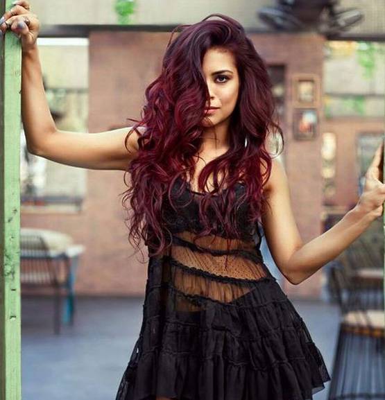 कुछ कुछ होता है के 20 साल, ऐसी दिखती हैं शाहरुख की ऑन स्क्रीन बेटी