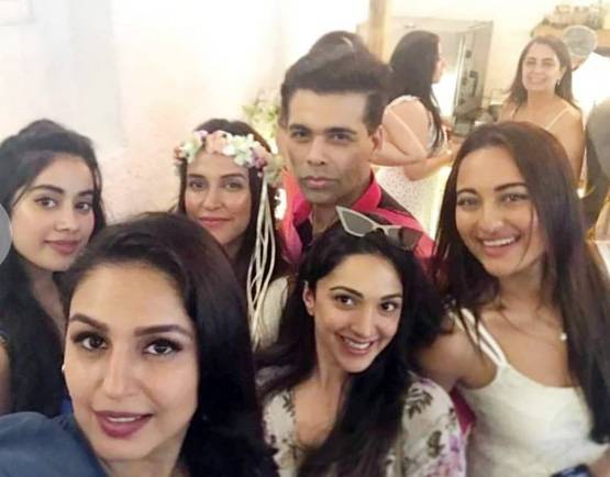 Inside Photos: नेहा धूपिया का बेबी शावर, पति अंगद ने यूं लुटाया प्यार