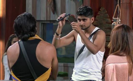 BB12: शो जीतने आए हैं दीपक ठाकुर, मुंडवा दिए सिर के बाल