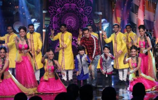 बिग बॉस के घर में काजोल, कंटेस्टेंट्स को लाएंगी फेस्ट‍िव मोड में