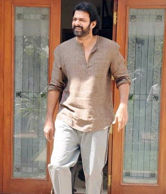 इंजीनियरिंग कर चुके हैं प्रभास, 2002 में आए थे फिल्मों में