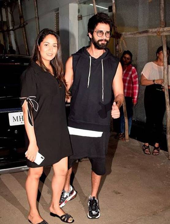 बच्चों संग हॉलिडे पर निकलीं मीरा राजपूत, नहीं दिखे शाहिद कपूर