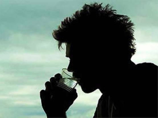 पानी नहीं पीने पर शरीर में होने लगते हैं ये खतरनाक बदलाव