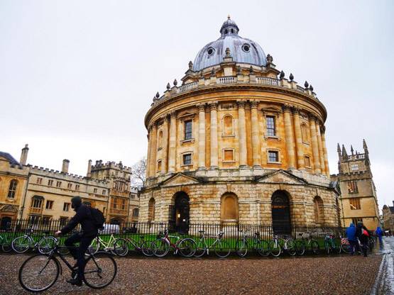 Oxford में ऐसे मिलता है दाखिला, फ्री में भी होती है पढ़ाई