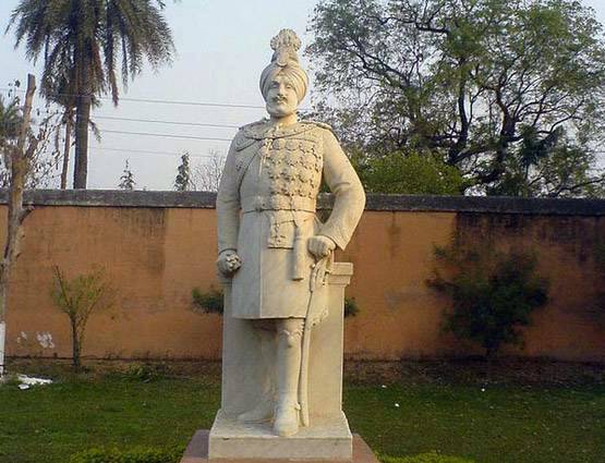 महाराजा भूपिंदर ने शुरू किया था 'पटियाला पैग', रखते थे 365 रानियां