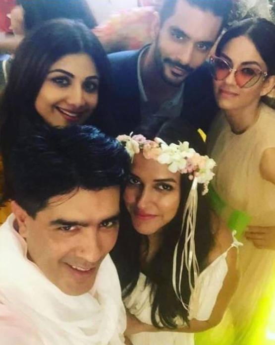 Inside Photos: नेहा धूपिया का बेबी शावर, पति अंगद ने यूं लुटाया प्यार