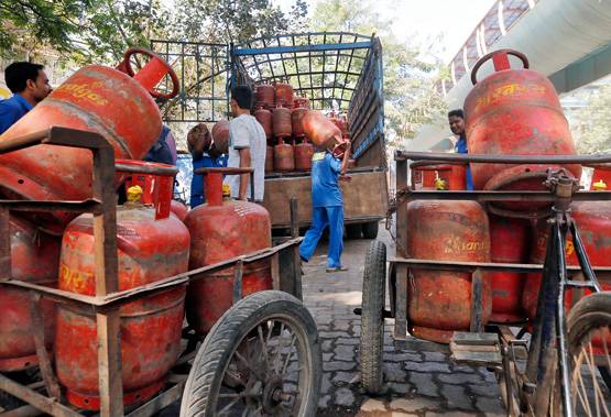 अभी तक नहीं मिली है LPG सब्स‍िडी, तो पाने के लिए करें ये काम