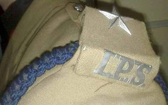 जिस थाने में सिपाही है पिता, वहां बेटा बना SP! अब करेंगे सैल्यूट