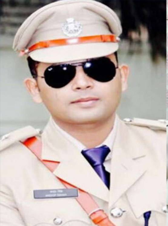 जिस थाने में सिपाही है पिता, वहां बेटा बना SP! अब करेंगे सैल्यूट