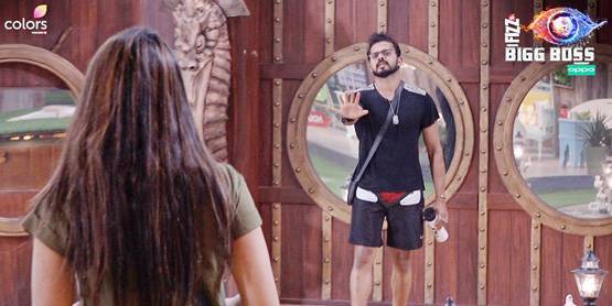 BB12: श्रीसंत ने दीपक के नाम पर थूका, गौहर खान ने किया सपोर्ट