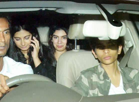 PICS: पार्टी में साथ द‍िखे अर्जुन-मलाइका, कैमरा से बचते आए नजर