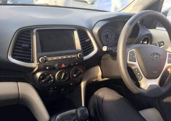 लॉन्च से पहले Hyundai की नई Santro का इंटीरियर LEAK