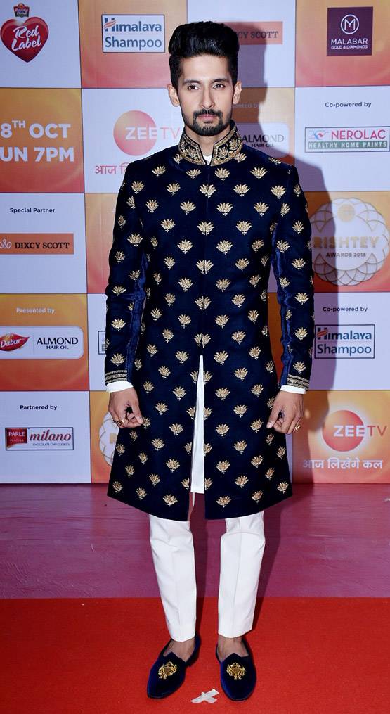 अवॉर्ड शो में भाभी जी के साथ इस अंदाज में पहुंचे व‍िभूत‍ि जी