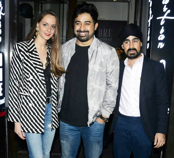 सोहा अली खान की बर्थडे पार्टी पहुंचे सेलेब्स, नहीं पहुंचे सैफ-करीना