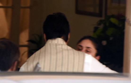 कृष्णा राज के अंत‍िम दर्शन को पहुंचे अमिताभ, करीना को ऐसे दी सांत्वना