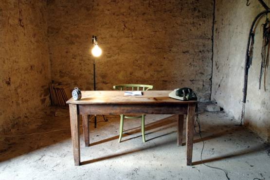 रेप का दोषी कैदी निकाल रहा UPSC की मैग्जीन, IAS बनने की तैयारी