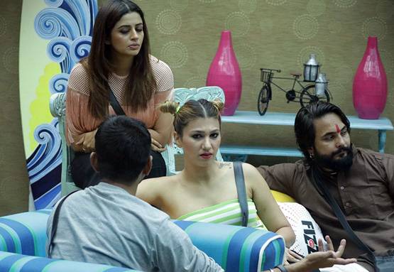 टास्क में टूटा अनूप जलोटा का दिल, जसलीन से कहा- तोड़ता हूं जोड़ी