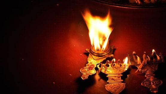 नवरात्रि का व्रत रख रहे हैं तो जरूर बरतें ये सावधानियां!