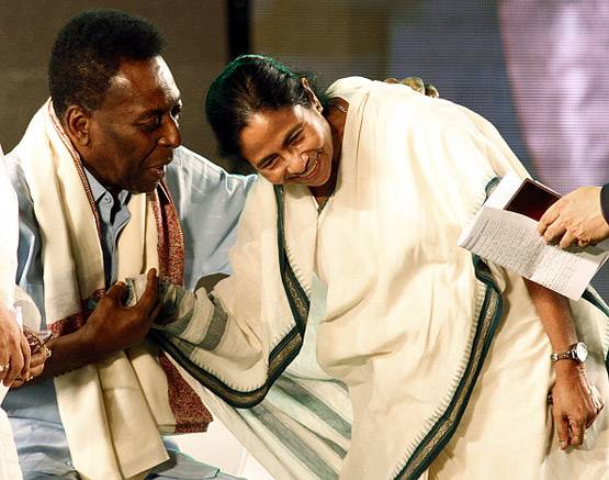 ममता बनर्जी को मिला इंटरनैशनल प्लेयर मेसी से खास तोहफा, ये है वजह