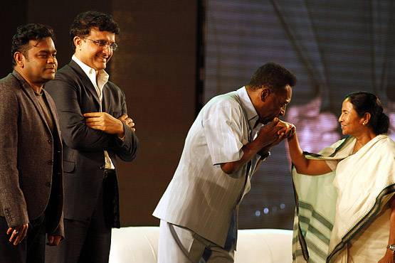 ममता बनर्जी को मिला इंटरनैशनल प्लेयर मेसी से खास तोहफा, ये है वजह