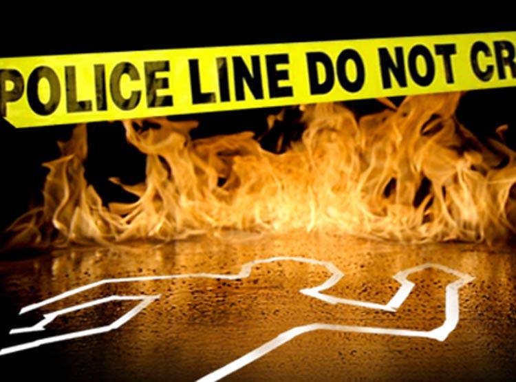 दो दोस्त एक ही लड़की से करते थे प्यार, शराब पीकर खुद को लगाई आग