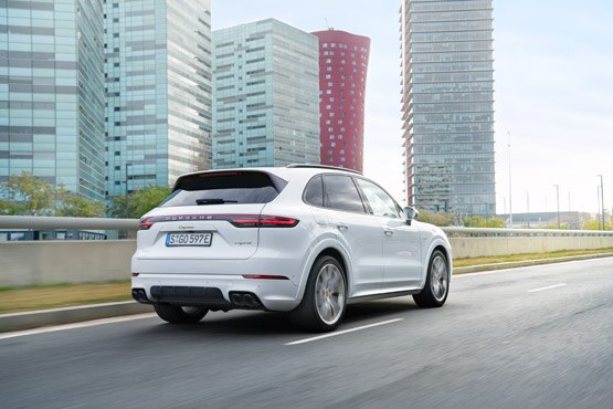 1.2 करोड़ की नई Porsche लॉन्च, जानें इतने पैसे में क्या मिलेगा