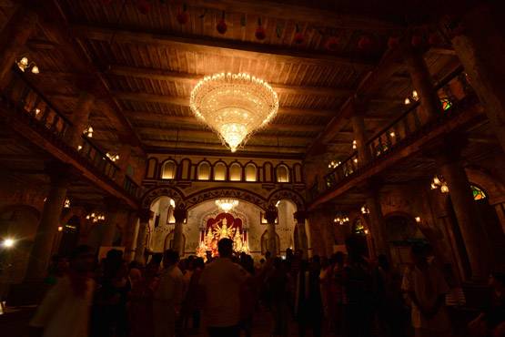 देखें कोलकाता की दुर्गा पूजा, भव्य पंडालों से ऐसे सजा शहर