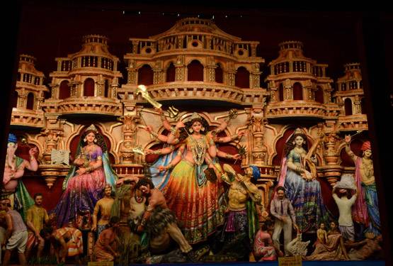 देखें कोलकाता की दुर्गा पूजा, भव्य पंडालों से ऐसे सजा शहर