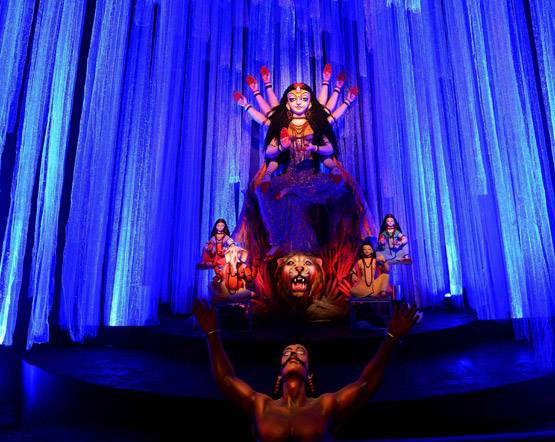 देखें कोलकाता की दुर्गा पूजा, भव्य पंडालों से ऐसे सजा शहर