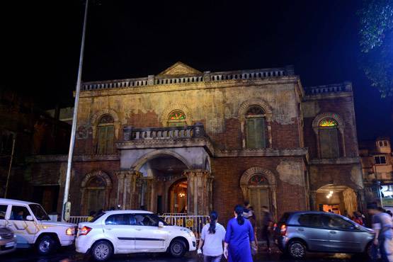 देखें कोलकाता की दुर्गा पूजा, भव्य पंडालों से ऐसे सजा शहर