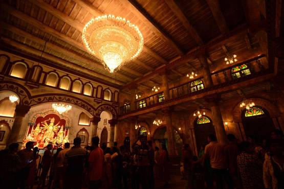 देखें कोलकाता की दुर्गा पूजा, भव्य पंडालों से ऐसे सजा शहर