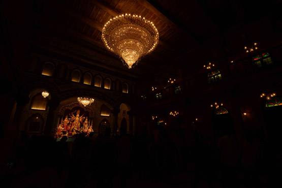 देखें कोलकाता की दुर्गा पूजा, भव्य पंडालों से ऐसे सजा शहर