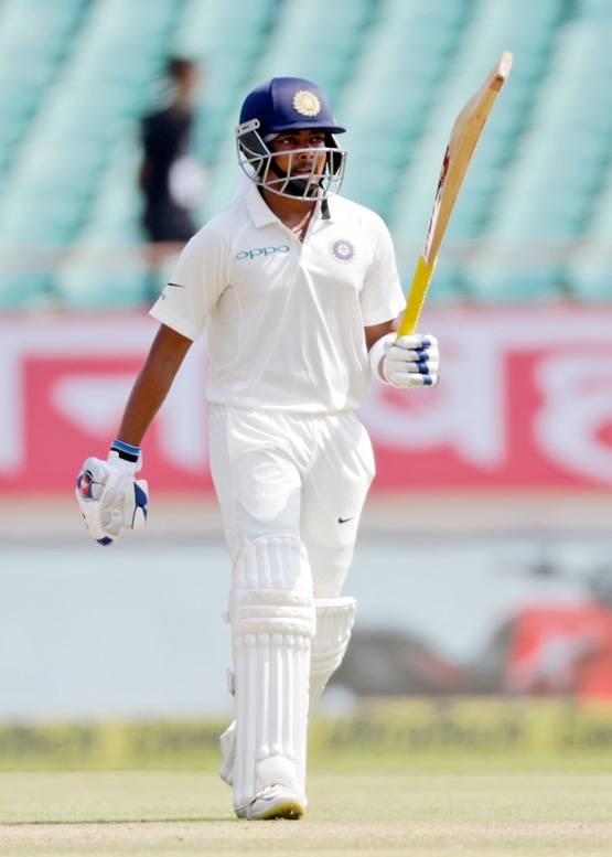 पृथ्वी शॉ ने डेब्यू में पूरी की शतकों की 'हैट्रिक', बनाए कई रिकॉर्ड