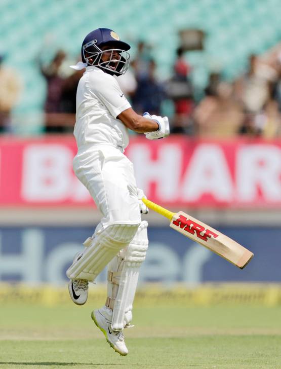 पृथ्वी शॉ ने डेब्यू में पूरी की शतकों की 'हैट्रिक', बनाए कई रिकॉर्ड