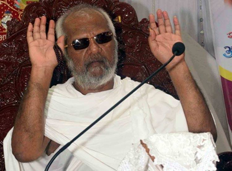 वो 10 बाबा जो पलट सकते हैं मध्य प्रदेश में चुनाव के नतीजे