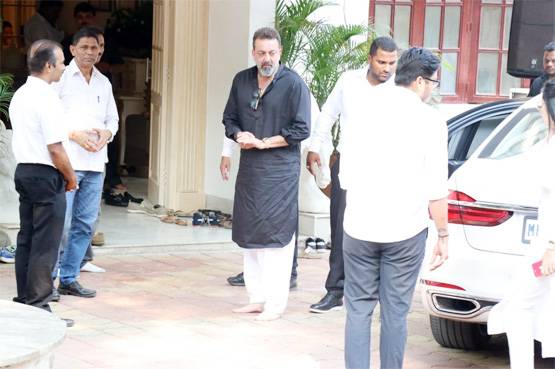 कृष्णा राज के अंत‍िम दर्शन को पहुंची ऐश्वर्या, मुस्कुराते द‍िखीं सोनम