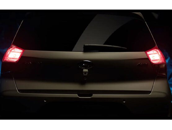 लॉन्च से पहले Hyundai की नई Santro का इंटीरियर LEAK