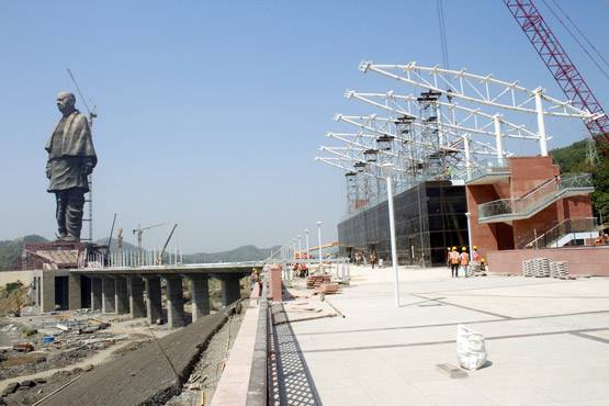 सीने तक जाएगी लिफ्ट, ऐसी है सरदार पटेल की प्रतिमा और ऐसा है नजारा