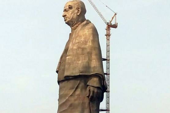 सीने तक जाएगी लिफ्ट, ऐसी है सरदार पटेल की प्रतिमा और ऐसा है नजारा