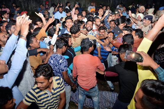 वह हाईस्पीड ट्रेन कौन सी थी? जिसने रावण दहन देख रहे 59 की ली जान