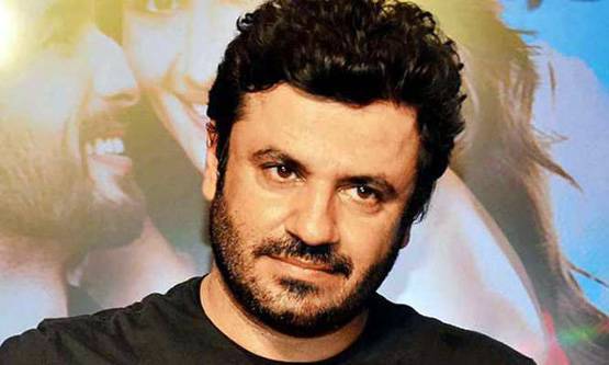 बढ़ती जा रही है #MeToo की लिस्ट, इन 20 हस्तियों पर आरोप