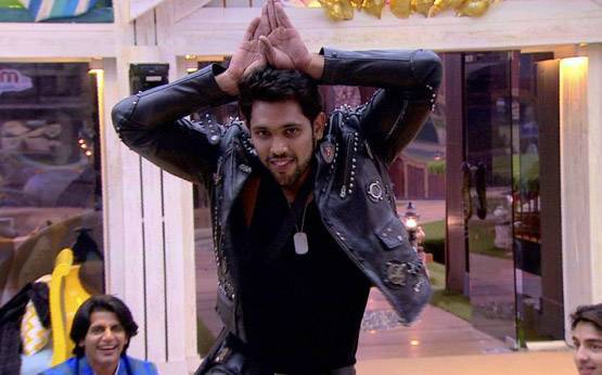 BB12: बि‍ना वोटिंग के ये कंटेस्टेंट बाहर, फूट-फूटकर रोए श्रीसंत