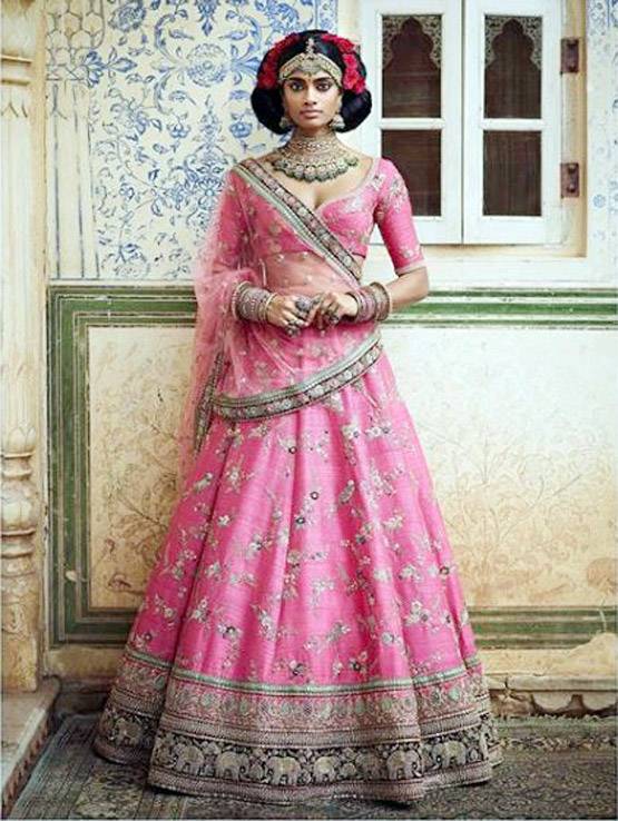दीपिका की तरह शादी में पहनें सब्यसाची की ड्रेस, जानें कीमत