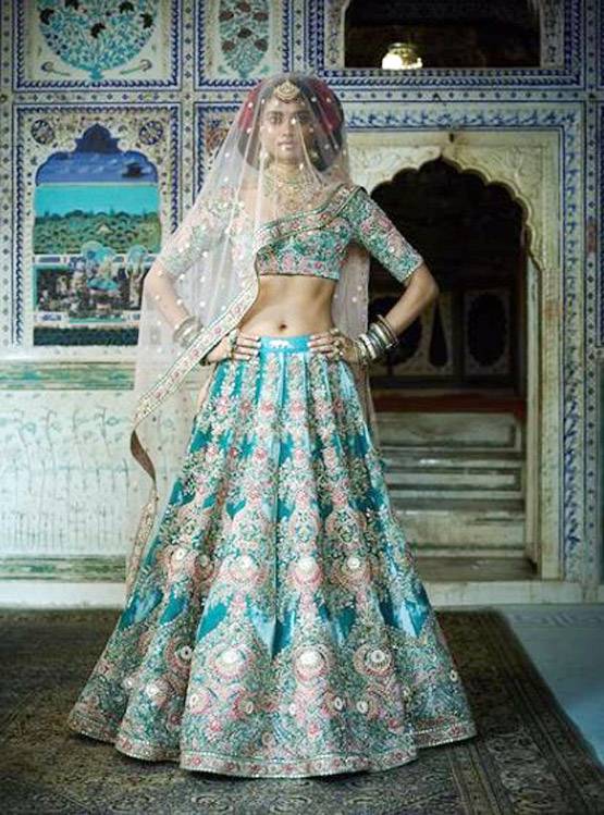 दीपिका की तरह शादी में पहनें सब्यसाची की ड्रेस, जानें कीमत