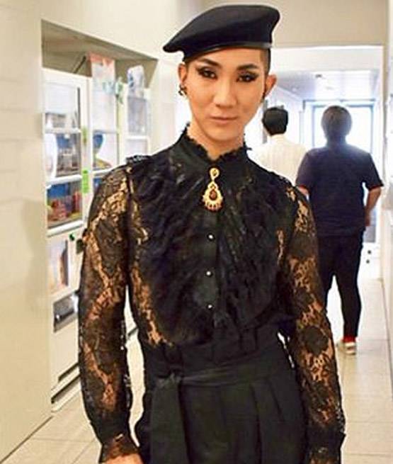 फेमस मेकअप आर्टिस्ट है गे बौद्ध भिक्षु, पॉप स्टार तक इनके फैन