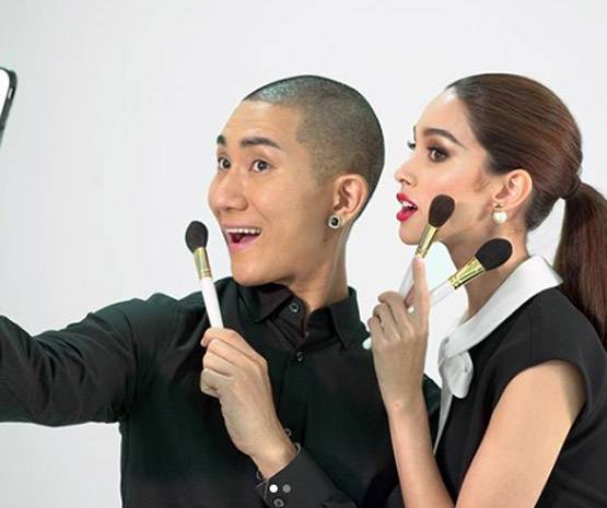 फेमस मेकअप आर्टिस्ट है गे बौद्ध भिक्षु, पॉप स्टार तक इनके फैन