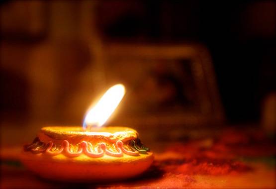 Diwali 2018: दिवाली पर करें ये सरल उपाय, सालभर बरसेगा धन