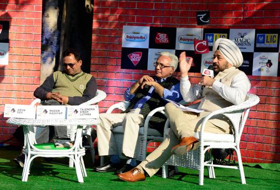 साहित्य आजतक: जावेद के तराने, पीयूष के फसाने, ऐसा रहा पहला दिन