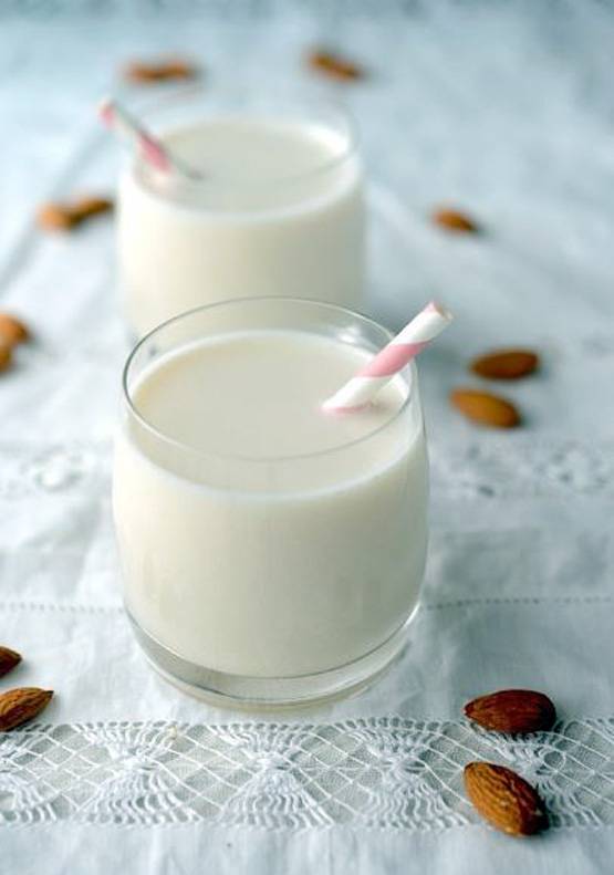 सर्दियों में जरूर पिएं बादाम वाला दूध, होते हैं ये 5 बड़े फायदे